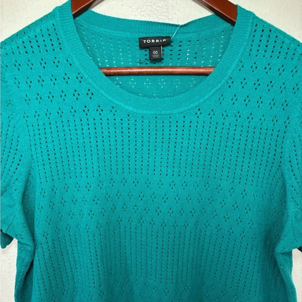Torrid Pointelle NWT 00 M/L 10 Pullover Short‎ Sleeve Sweater Fanfare Blue Teal - Picture 3 of 10